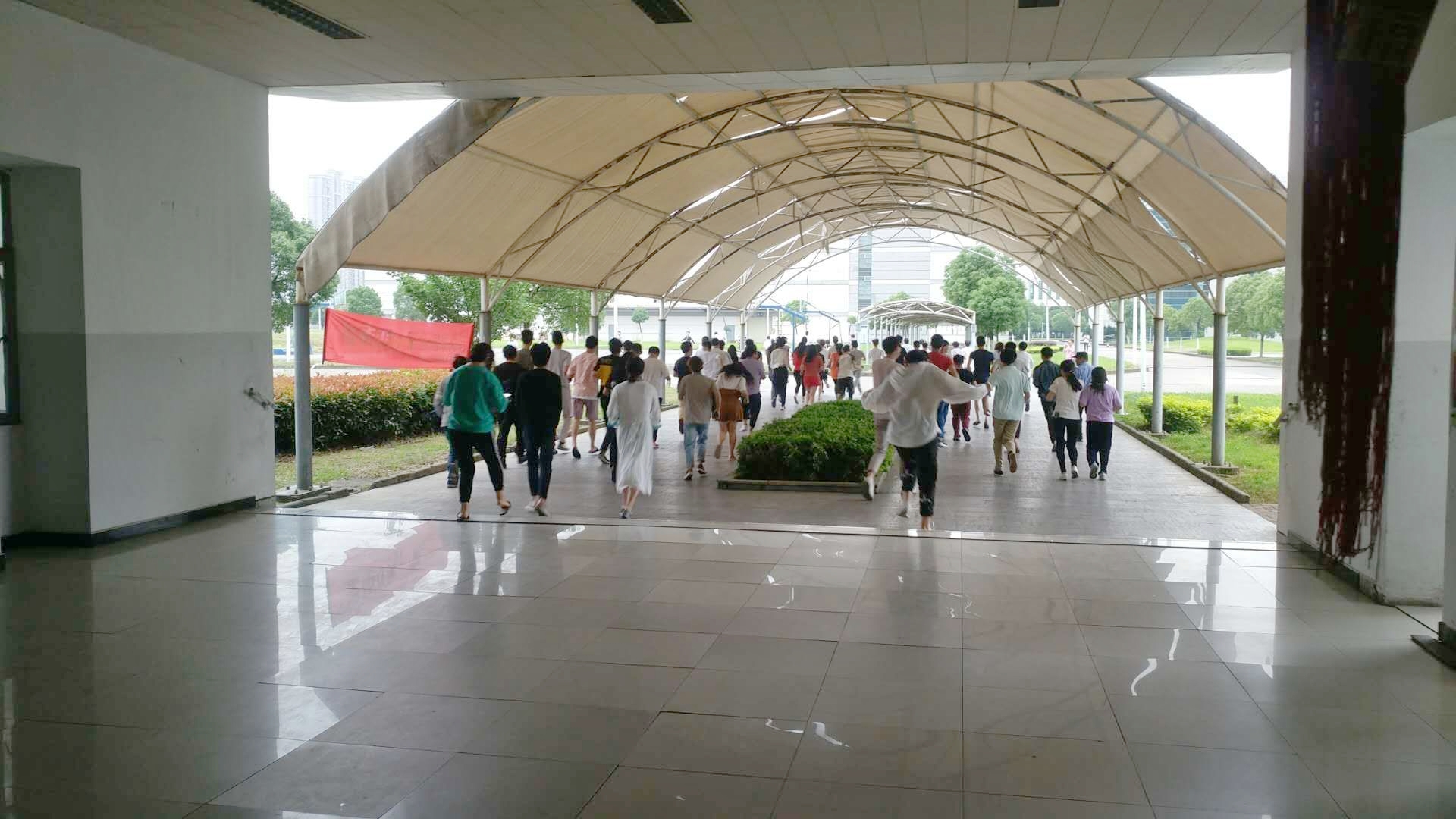 我公司配合消防維保單位進行消防演習(xí)